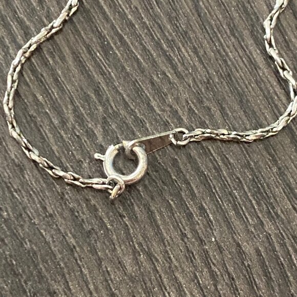 VINTAGE FORD GHIA FIESTA EMBLEM NECKLACE - Picture 4 of 7